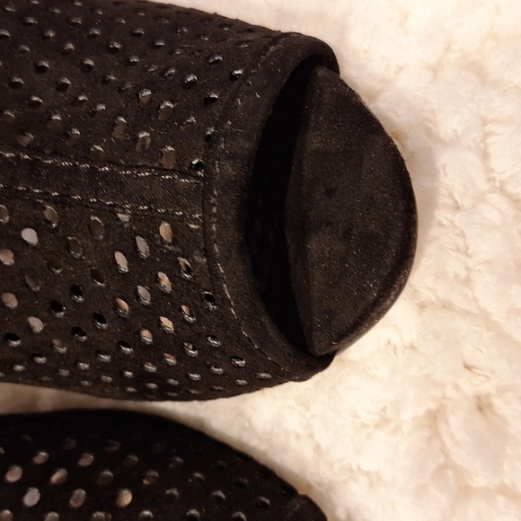 Madden Girl Black Peep Toe Booties. Size 8 - Picture 4 of 5